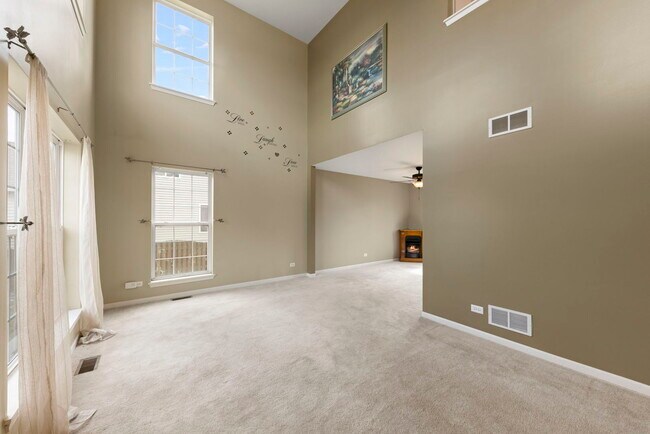 Building Photo - 605 Ramsden Rd