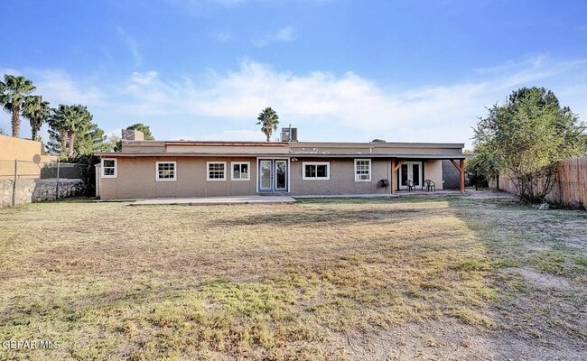 Building Photo - 129 Serrania Dr