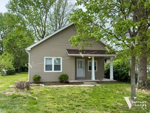 Building Photo - 1675 N Patterson Ave