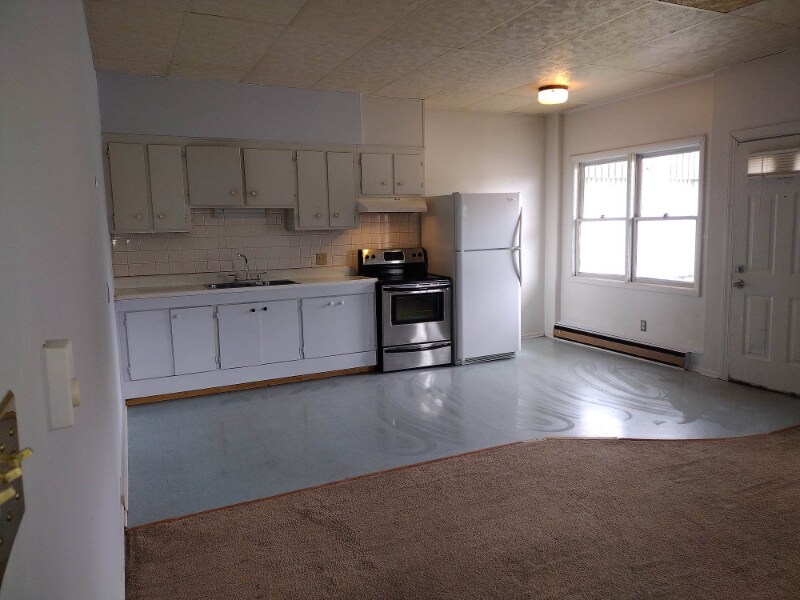 51 S SalemWarren Rd Unit 4, North Jackson, OH 44451 Room for Rent in North Jackson, OH