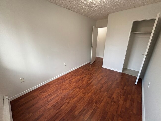 Building Photo - 225 Old Carriage Dr