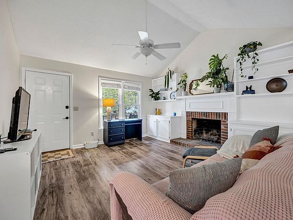 Building Photo - 1007 Chevis St