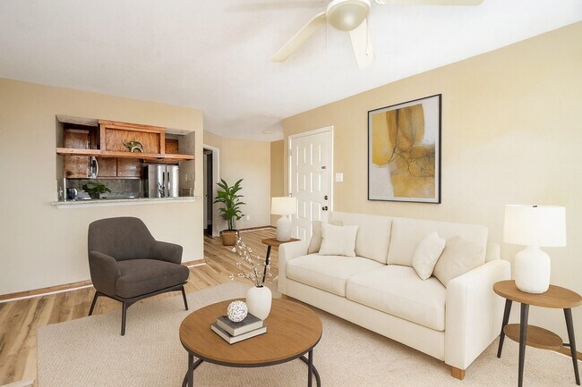 Foto del edificio - 10211 Sugar Branch Dr