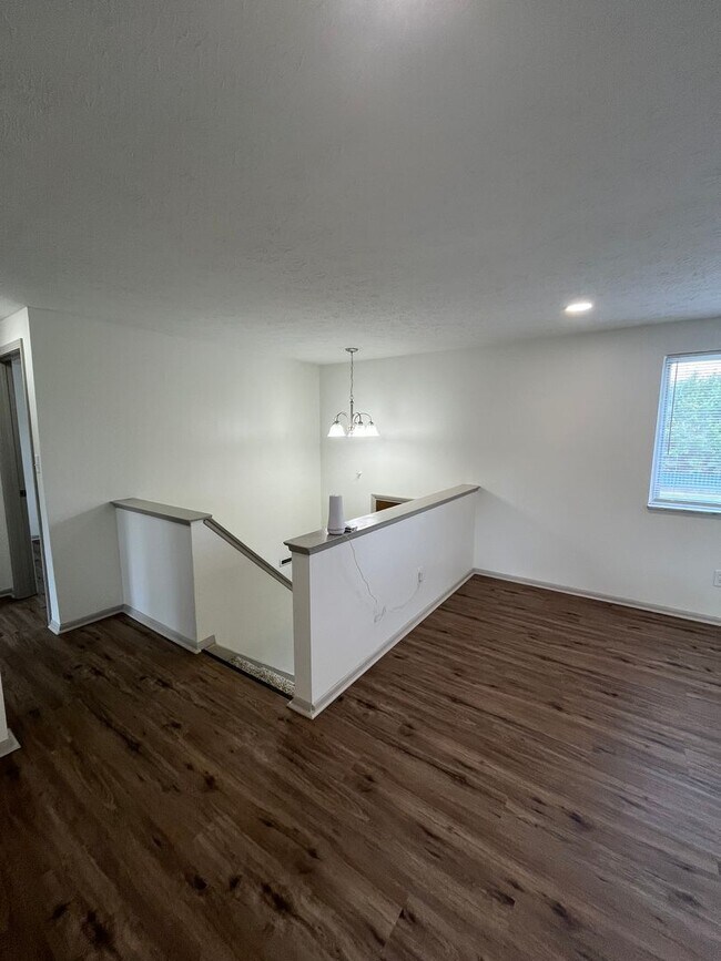 Foto del edificio - Renovated 5 Bedroom Home-Rare Find