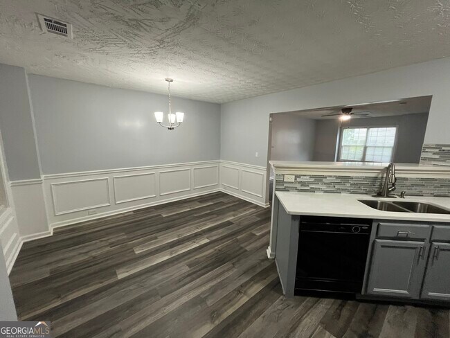 Foto del edificio - 4604 Grand Central Pkwy