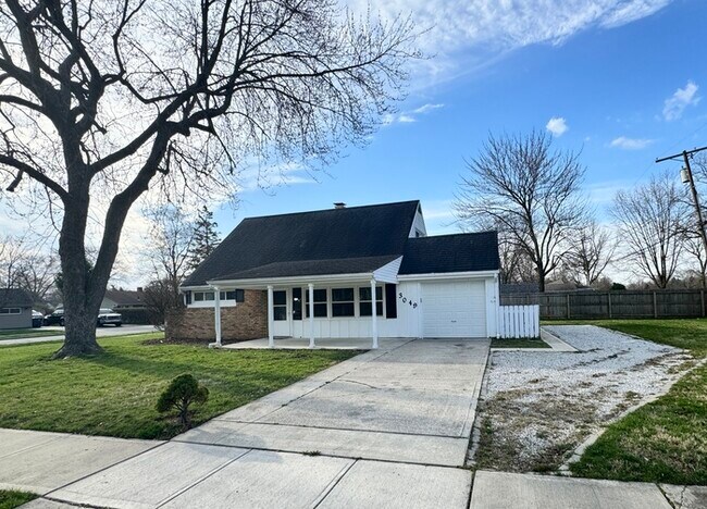 Building Photo - 3049 Louise Ave
