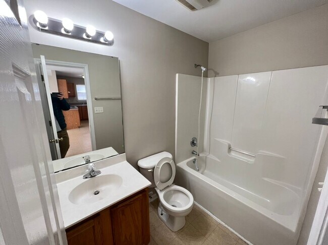 Foto del edificio - Quaint 3-Bedroom Home Near Duke Regional