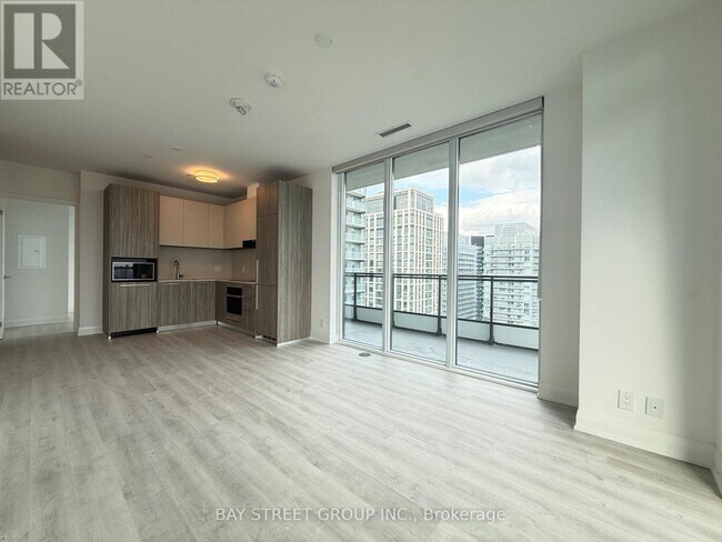 Photo du bâtiment - 65 Broadway Ave