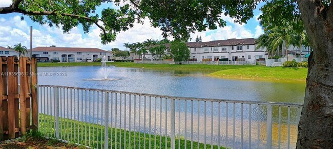 Foto del edificio - 7803 NW 116th Ave