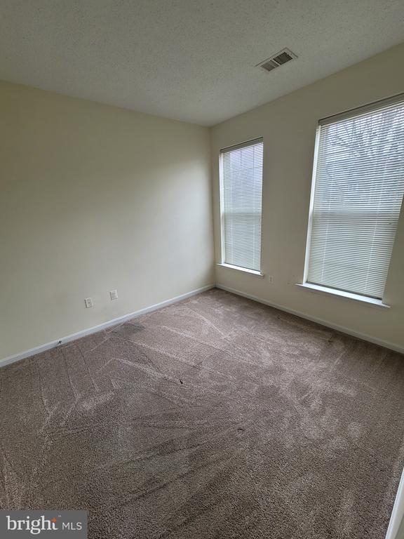 Building Photo - 303 Edelen Station Pl
