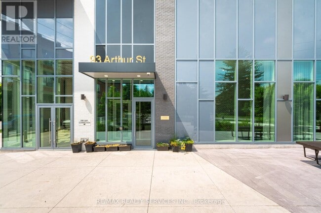 Building Photo - 93 Arthur St S