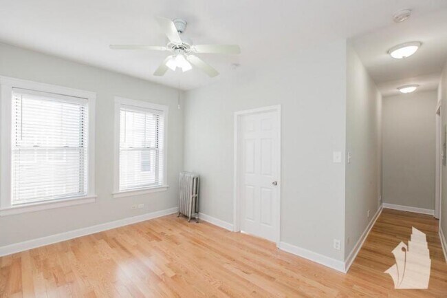 Building Photo - 1 bedroom in Chicago IL 60640