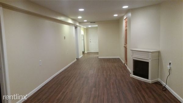 Building Photo - 1439 N Bell Ave