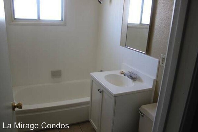 Building Photo - 401 Oasis Dr