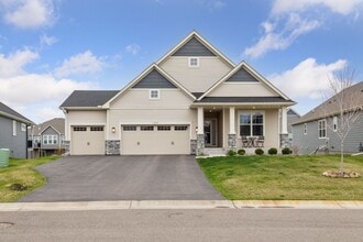 Building Photo - 7393 Emily Cir
