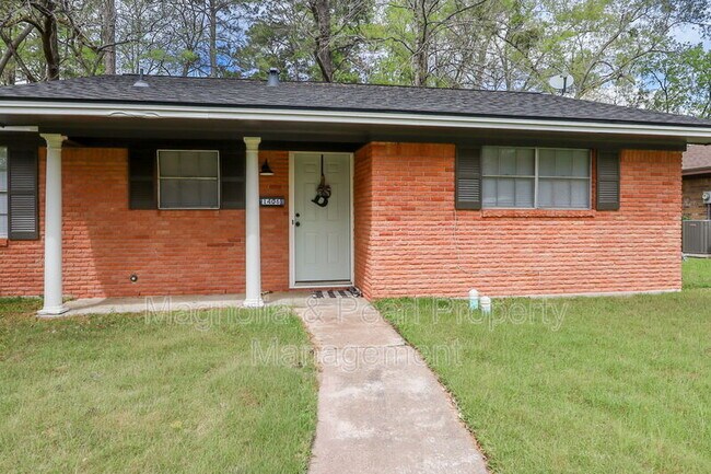 Building Photo - 1406 Russell Ave