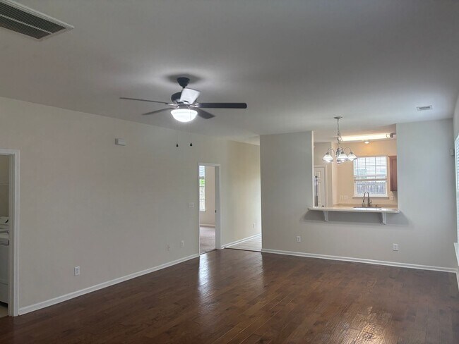 Foto del edificio - 7648 Eagle Lake Rd