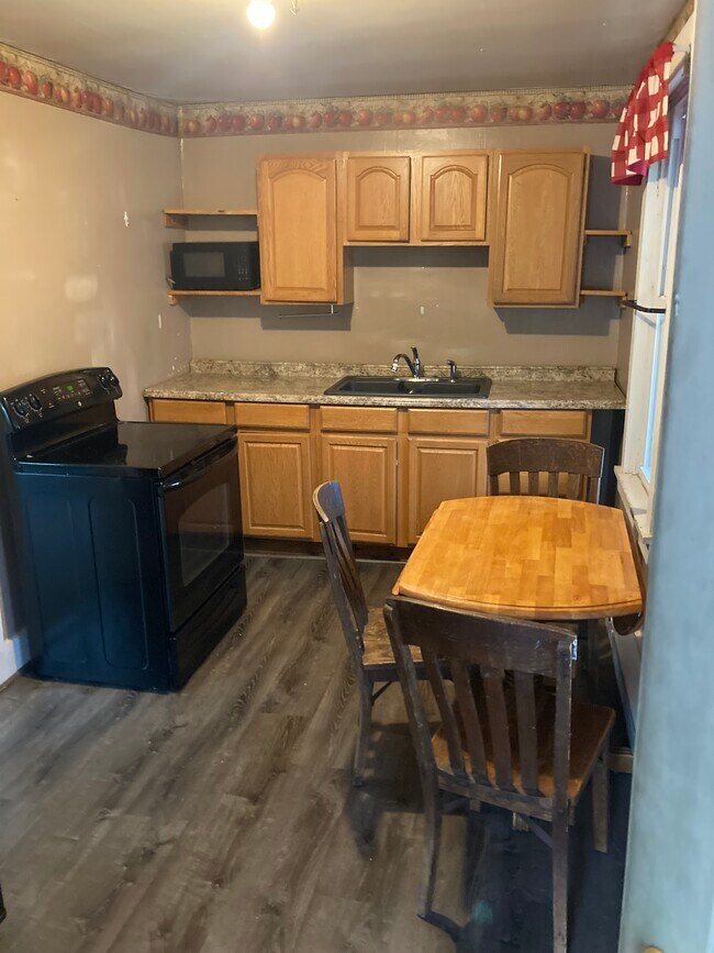 Kitchen - 92 Fishing Creek Rd