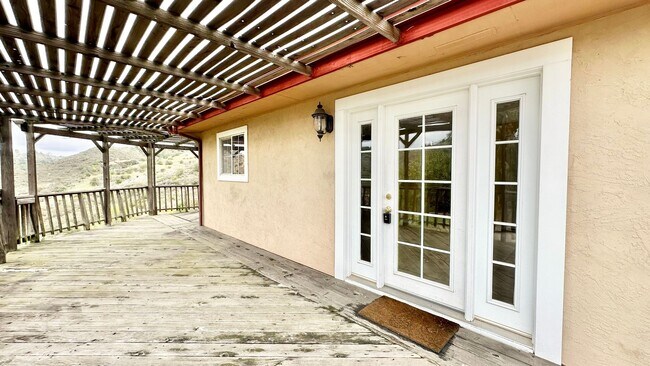 Building Photo - What Country Living is ALL About!  Don't M...
