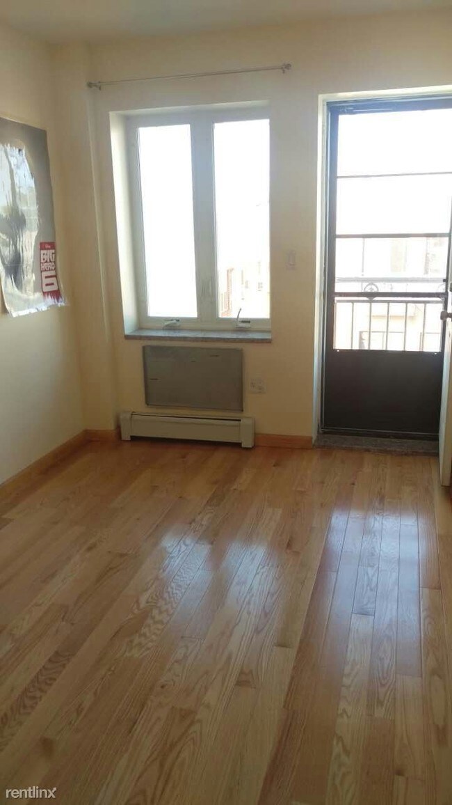 Building Photo - 818 59th St
