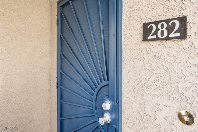 Building Photo - 10245 S Maryland Pkwy