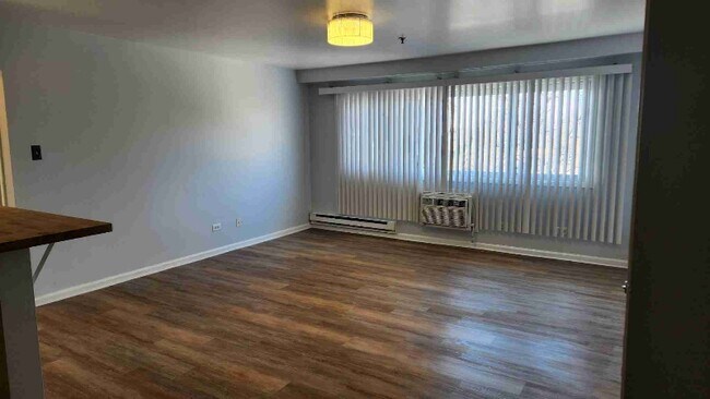 Foto del edificio - 4117-4123 Lindenwood Dr