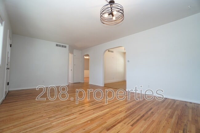 Building Photo - 4201 W Kootenai St