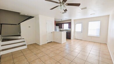Building Photo - 813 W Arroyo Park Ln