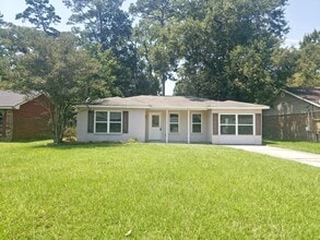 Building Photo - 371 Forest Loop