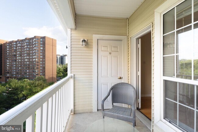 Foto del edificio - 4551 Strutfield Ln