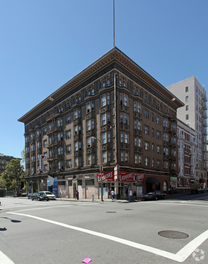 Primary Photo - Hartland Hotel