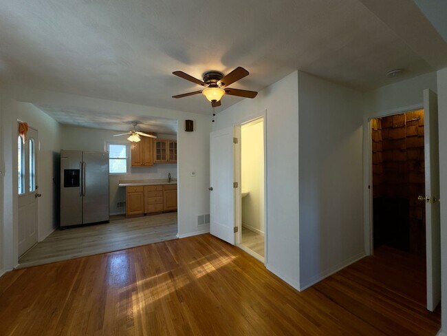 Foto del edificio - Charming 3 Bedroom/2 Bathroom Townhome in Rosedale, MD!
