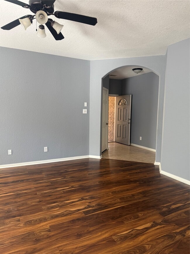 Building Photo - 10914 Overland Trail Dr