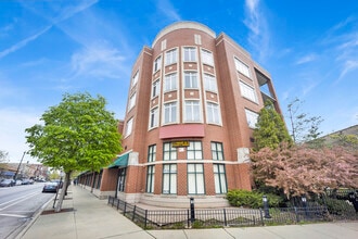 Building Photo - 5036 W Pensacola Ave