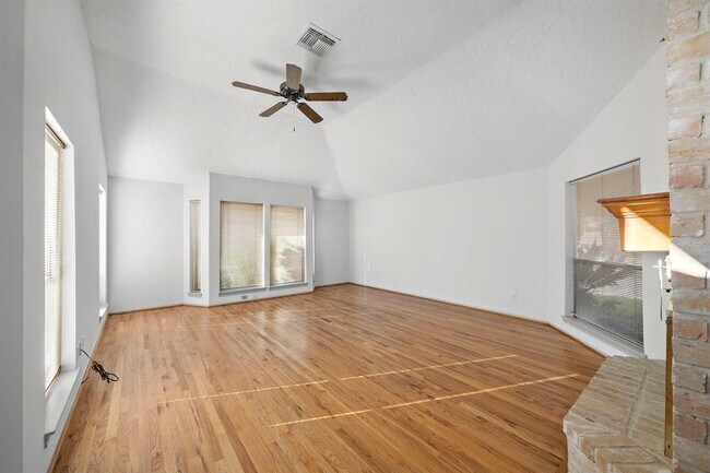 Foto del edificio - 14226 Woodnook Dr