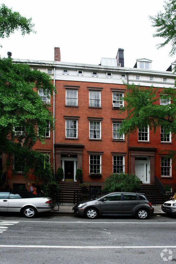 Building Photo - 408 W 20th St