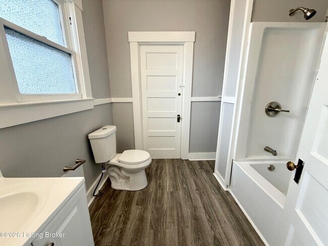 Foto del edificio - 1825 E Oak St