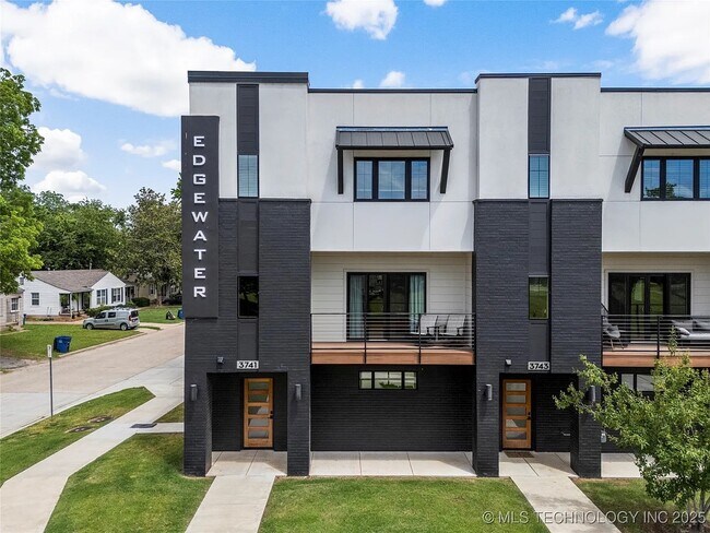 Foto del edificio - 3741 Riverside Dr