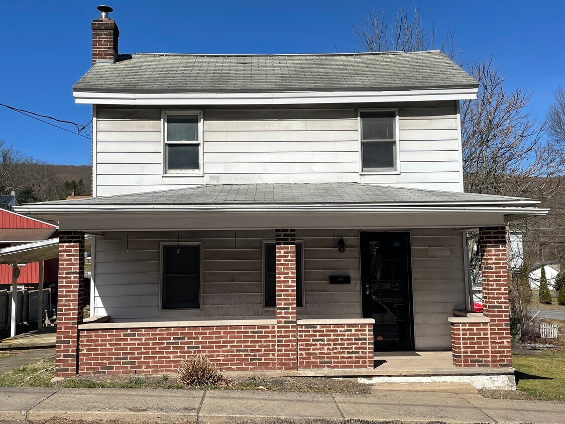 Primary Photo - 147 W Main St