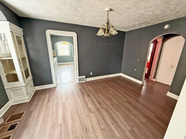Foto del edificio - Convenient Showings — No Appointment Needed!