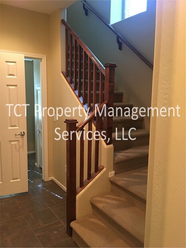 Foto del edificio - Upgraded Beautiful 3 bedroom 2.5 bath townhouse in The Cottages