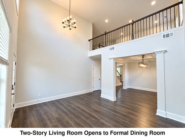 Foto del edificio - Grand 5BR Home in Loring with Main-Level Guest Suite & Covered Patio