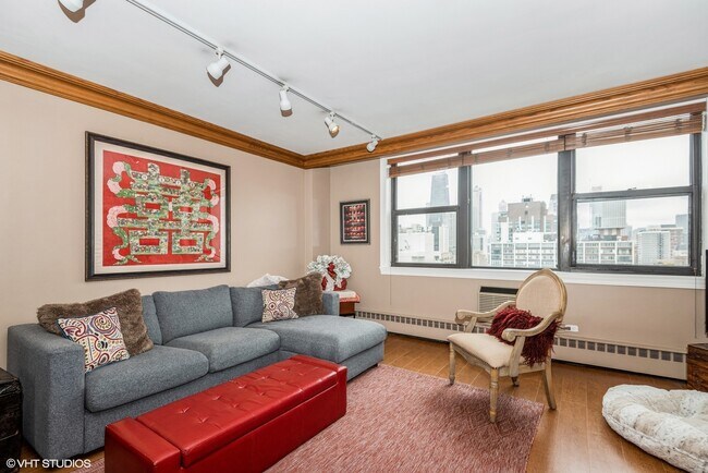 Foto del edificio - 1445 N State Pkwy