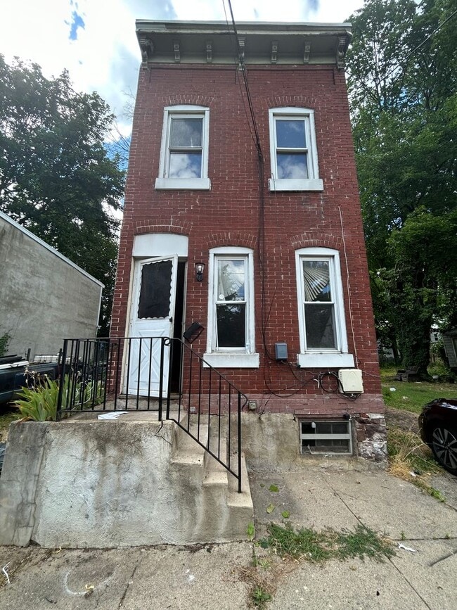 Building Photo - 3 bed 1 bath