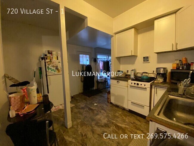 Foto del edificio - 720 Village St
