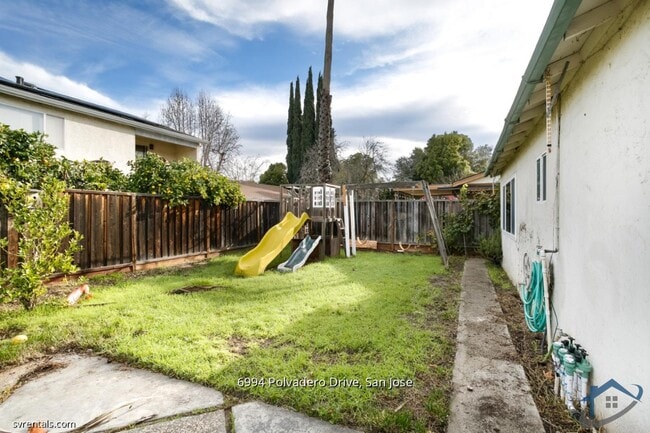 Foto del edificio - 6994 Polvadero Dr