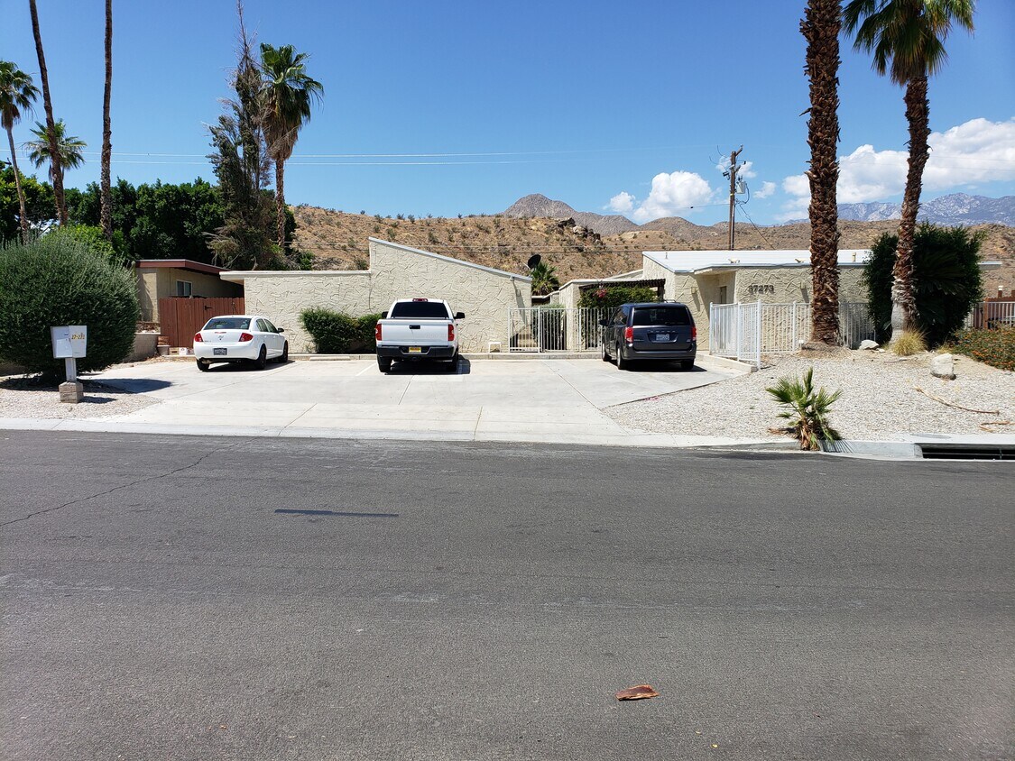 37273 Bankside Dr, Cathedral City, CA 92234 Townhome Rentals in