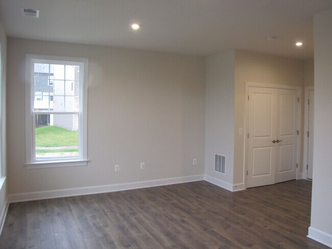 Foto del edificio - End Unit Townhouse Haymarket