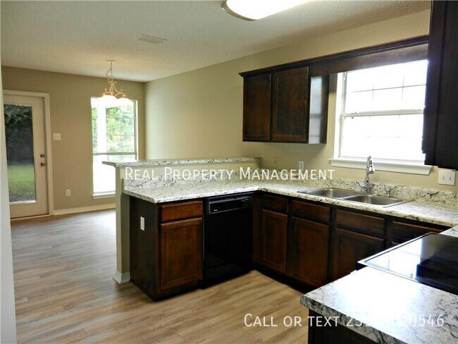 Foto del edificio - 832 Hamilton Bridges Dr W