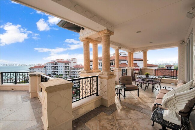 Foto del edificio - 7482 Fisher Island Dr